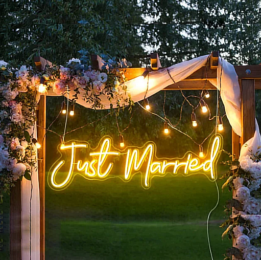 Personalize Your Big Day with a Unique Wedding Welcome Sign