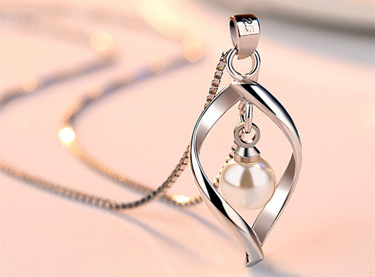 Silver Center Pearl Necklace